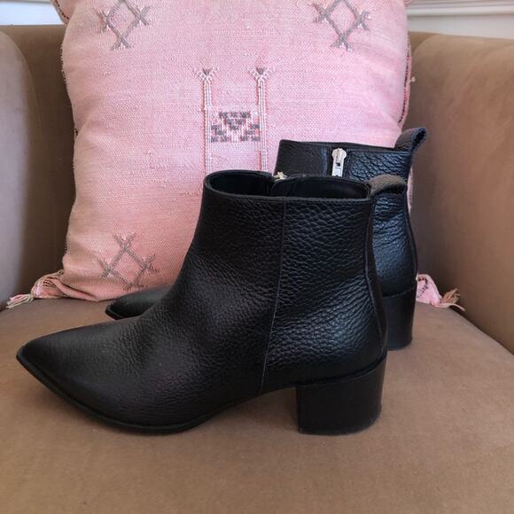 Everlane Boss Boots Black Pebbled Leather - Picture 6 of 13